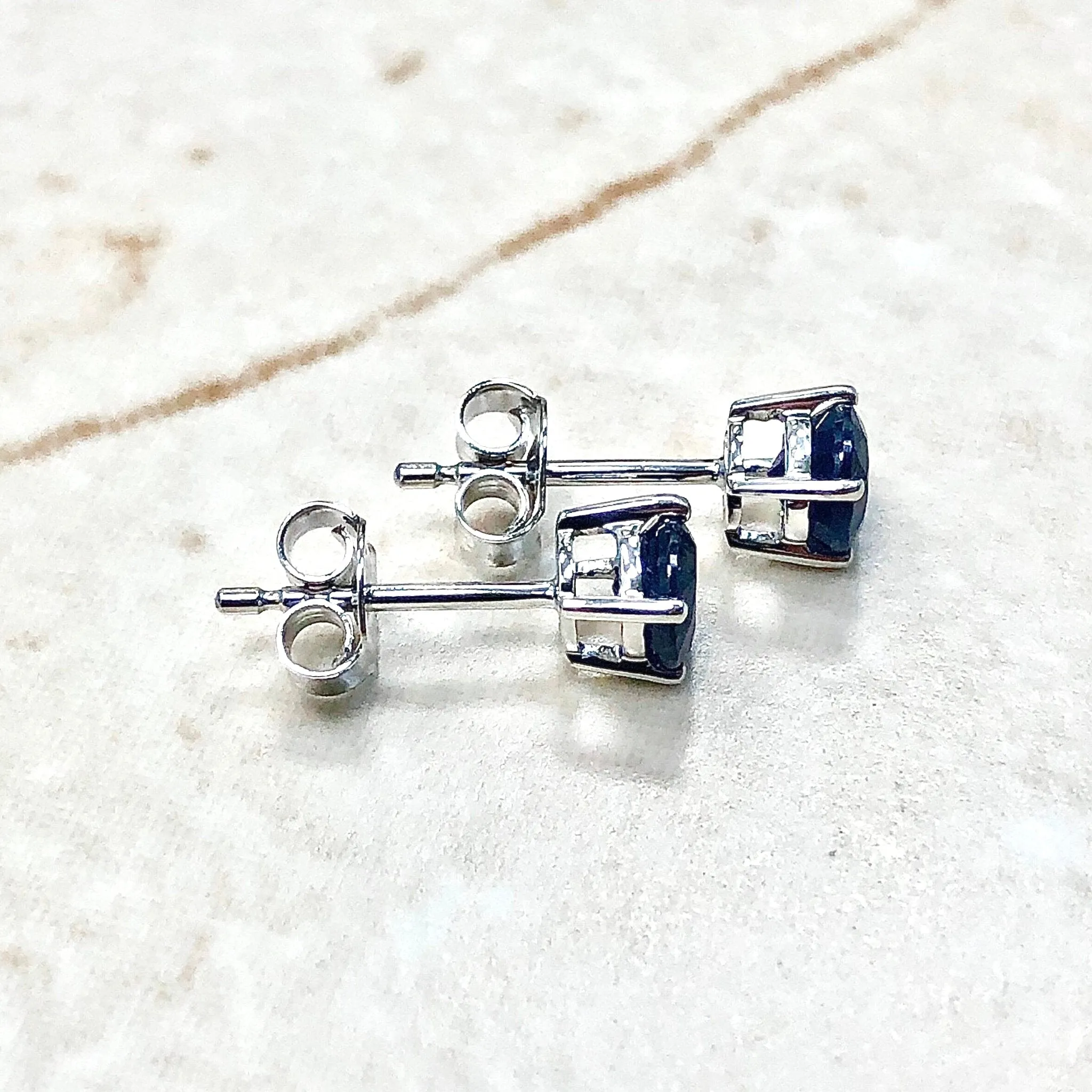 14 Karat White Gold September Birthstone Natural Round Blue Sapphire Stud Earrings