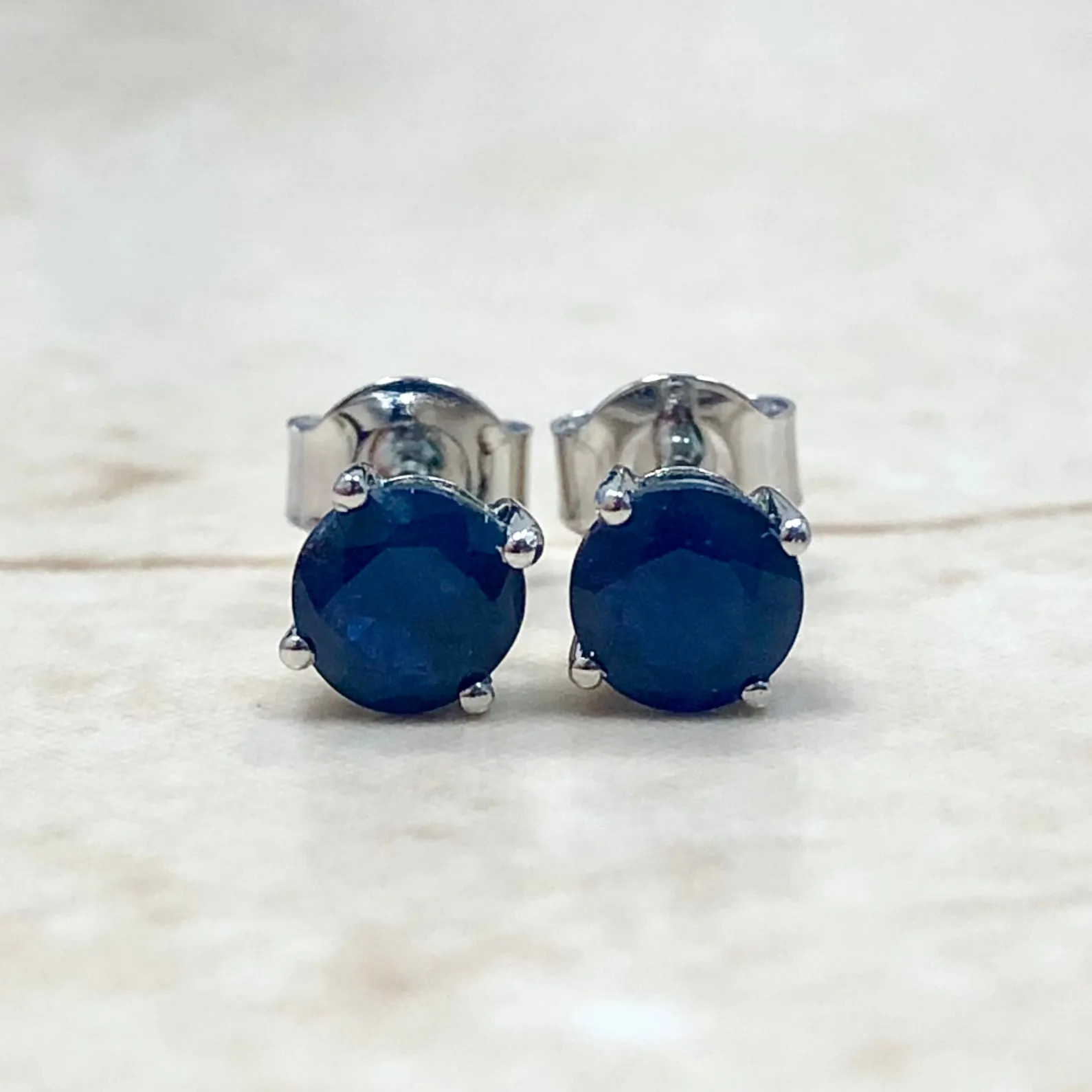 14 Karat White Gold September Birthstone Natural Round Blue Sapphire Stud Earrings