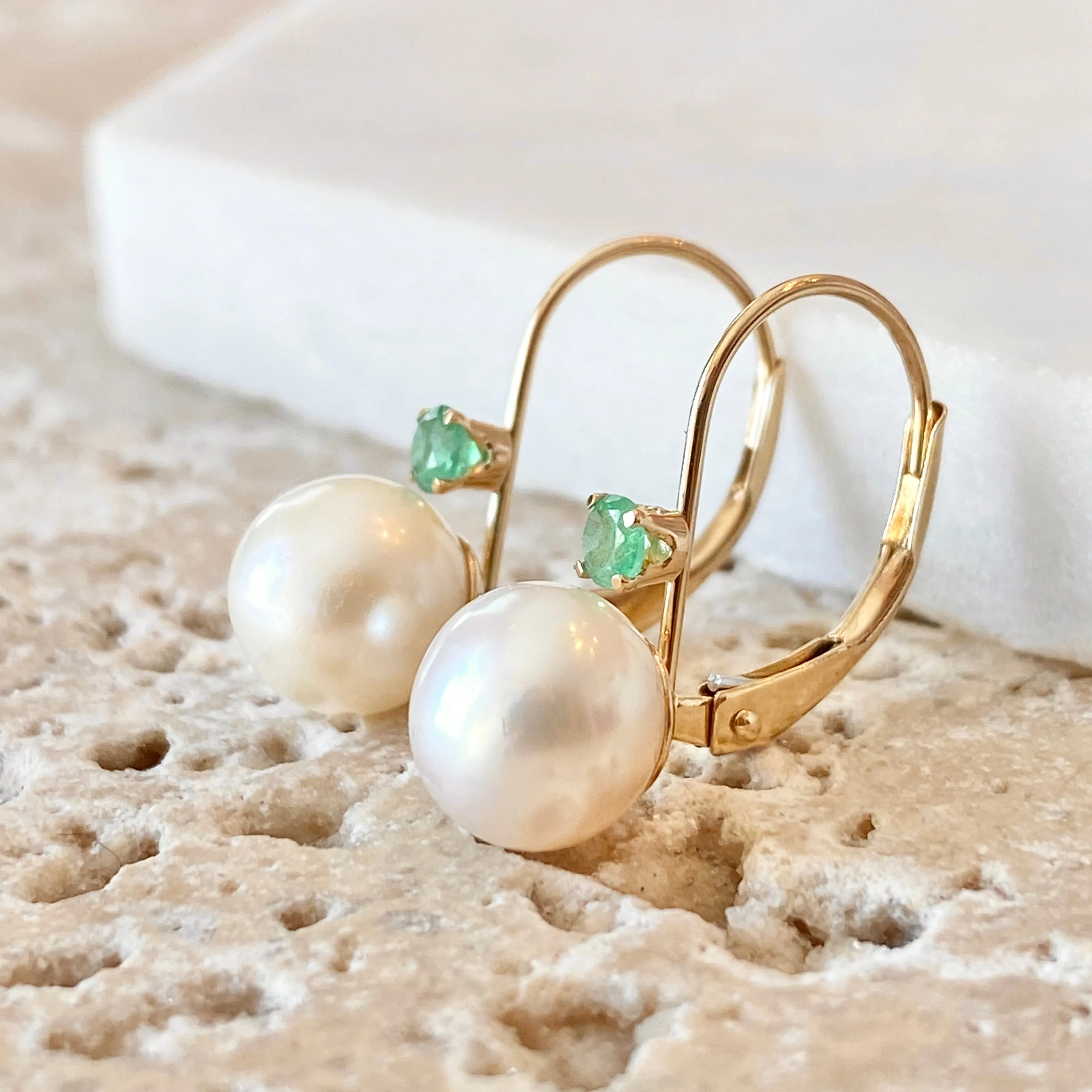 14KT Yellow Gold Emerald   Freshwater Pearl Lever Back Earrings