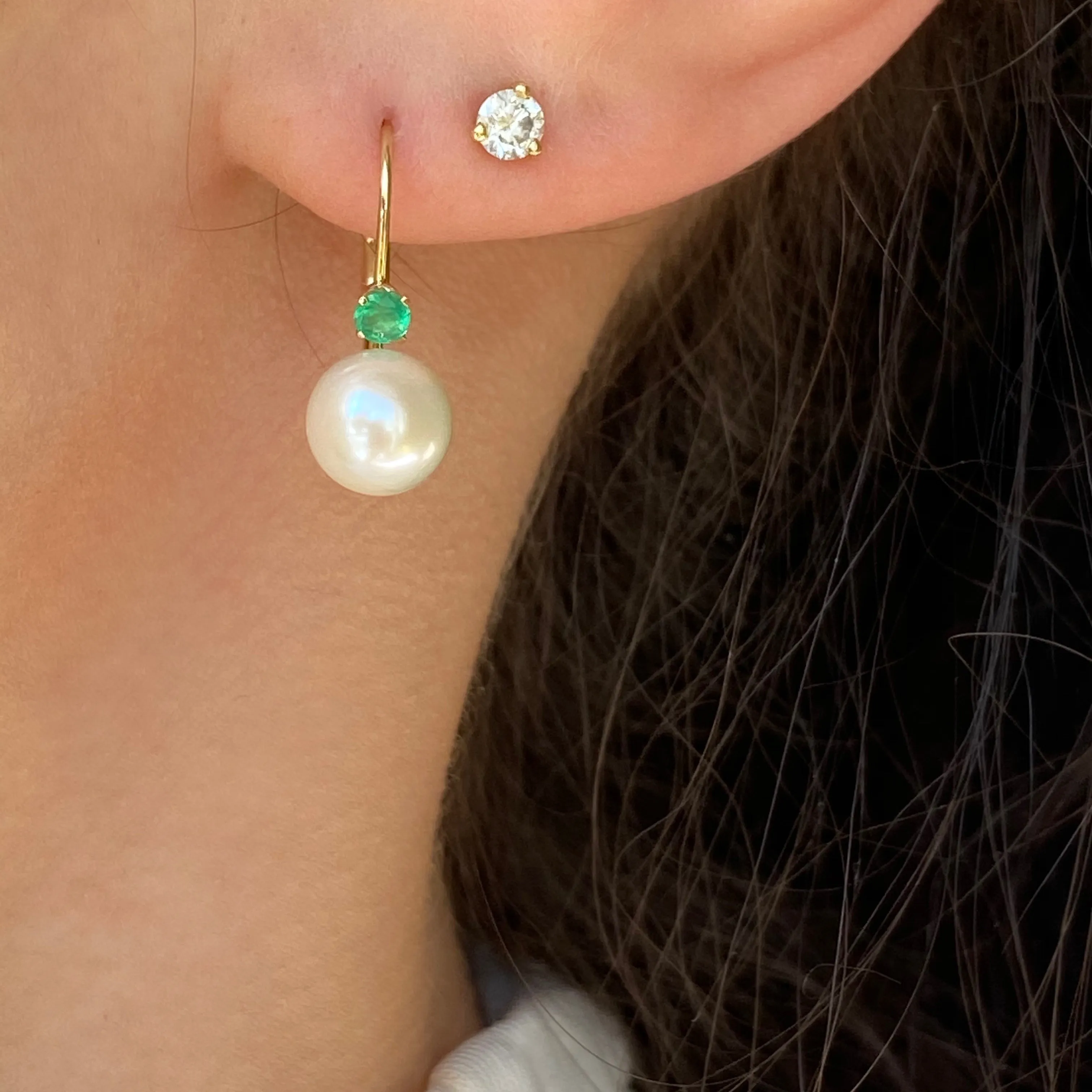 14KT Yellow Gold Emerald   Freshwater Pearl Lever Back Earrings