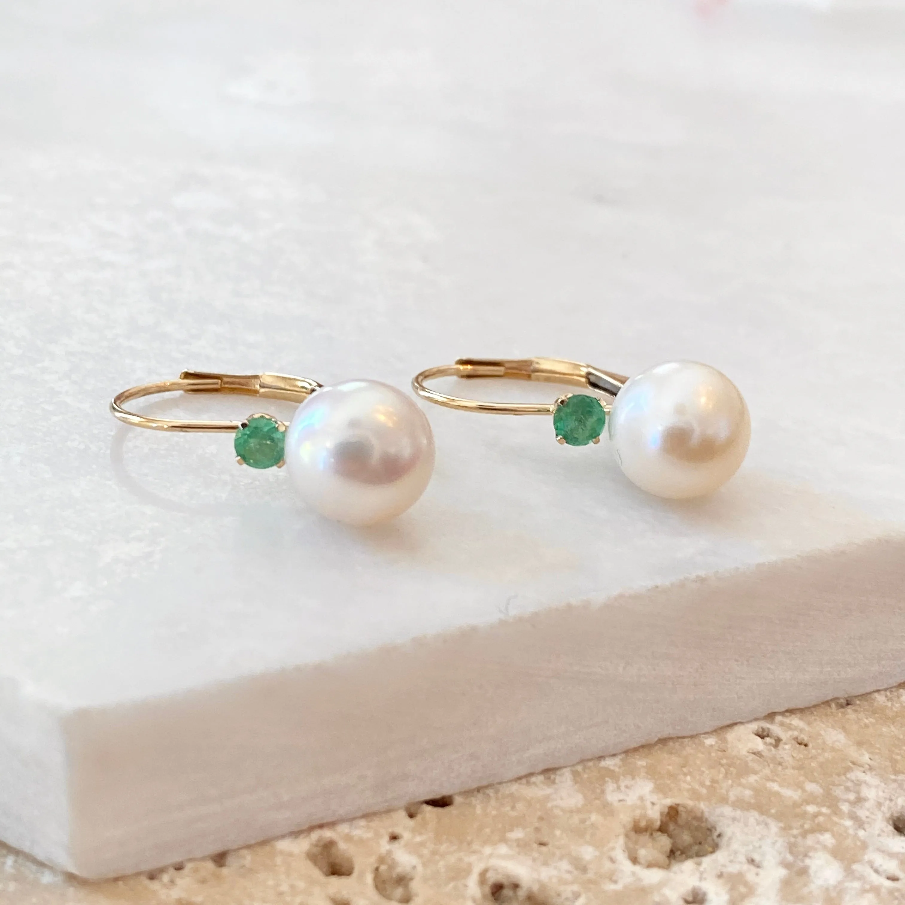 14KT Yellow Gold Emerald   Freshwater Pearl Lever Back Earrings