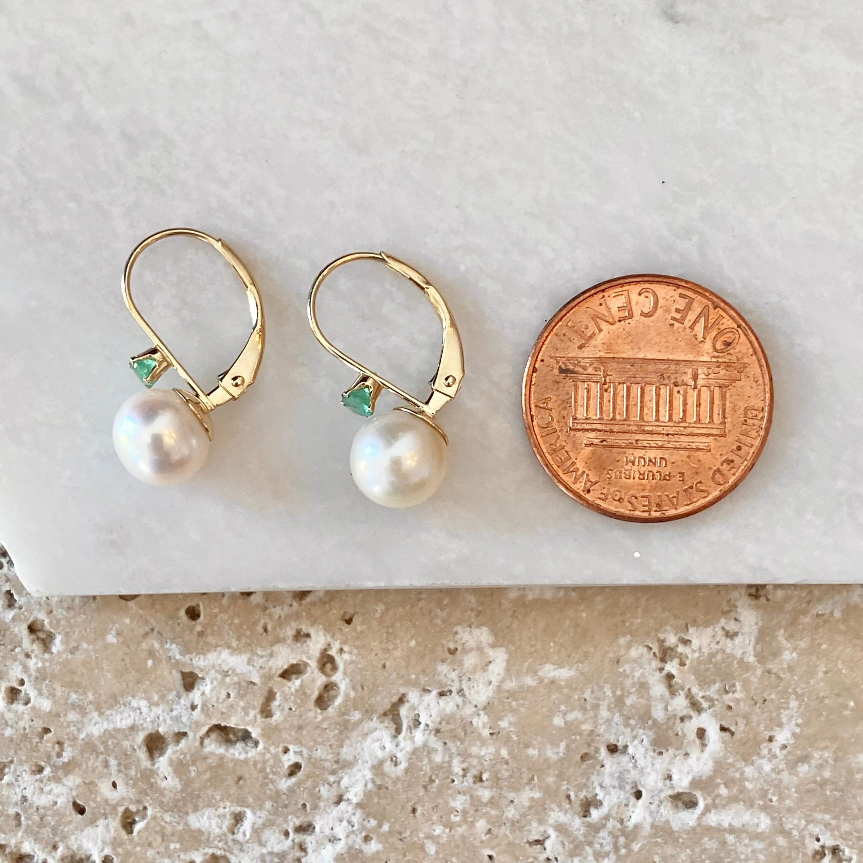 14KT Yellow Gold Emerald   Freshwater Pearl Lever Back Earrings