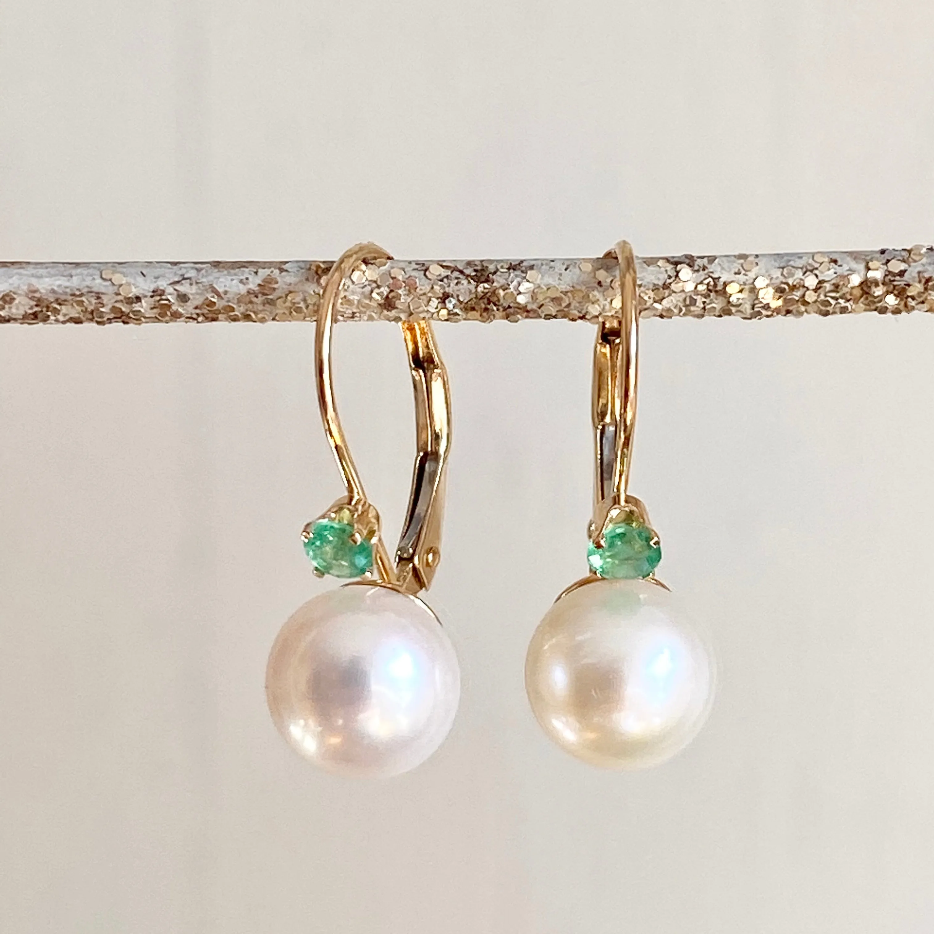 14KT Yellow Gold Emerald   Freshwater Pearl Lever Back Earrings