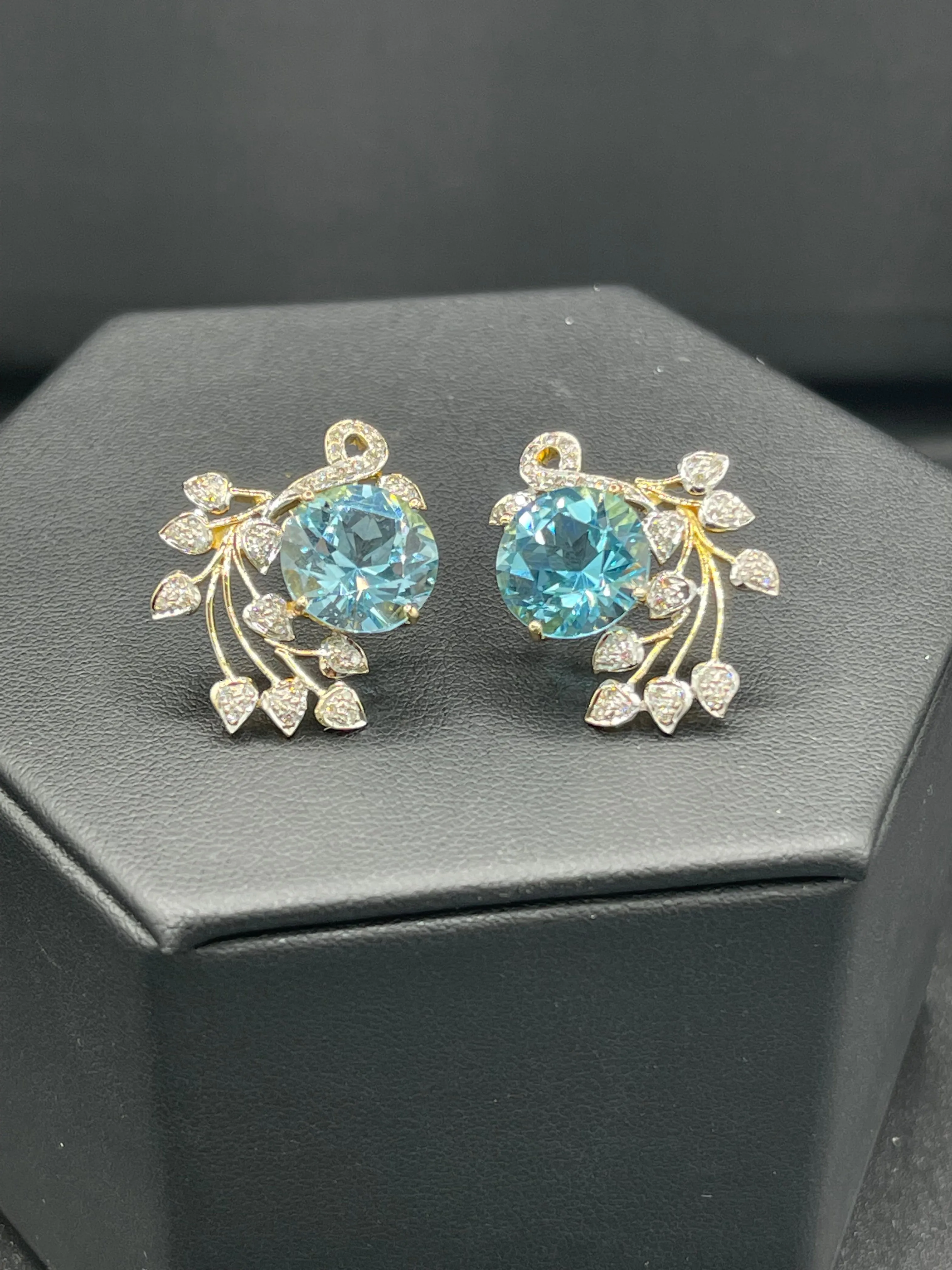 15.90 Carat Swiss Blue Topaz & Diamond 18k Yellow Gold Screw Back Earrings