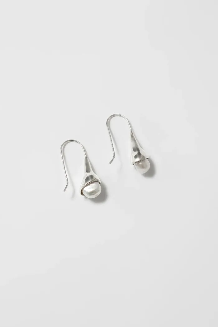ANNA PEARL DROP EARRINGS