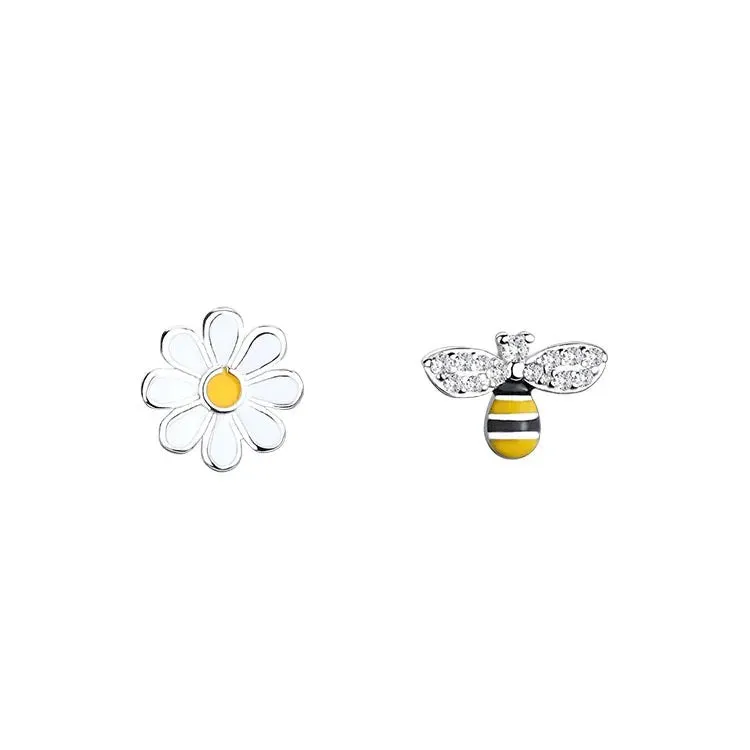 Bee & Daisy Stud Earrings