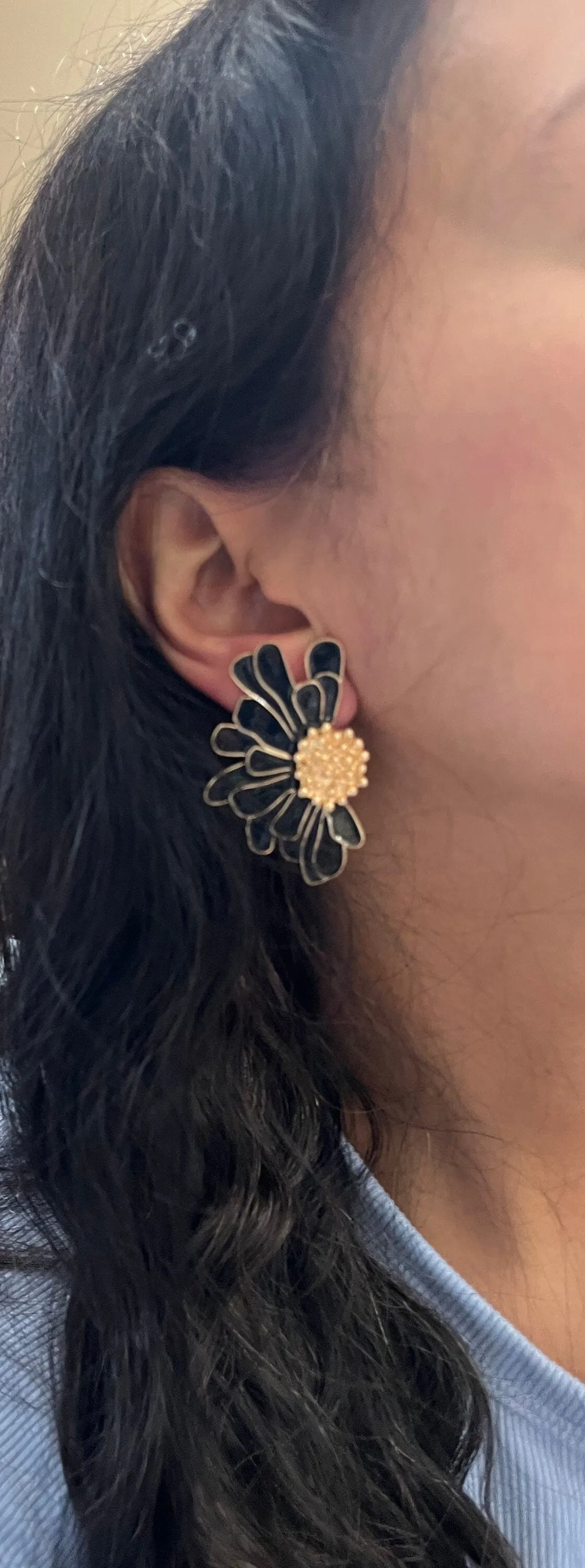 Big Black flower earrings ,black Flower stud  earring gold  black earrings , black enamel stud earrings , large black earrings
