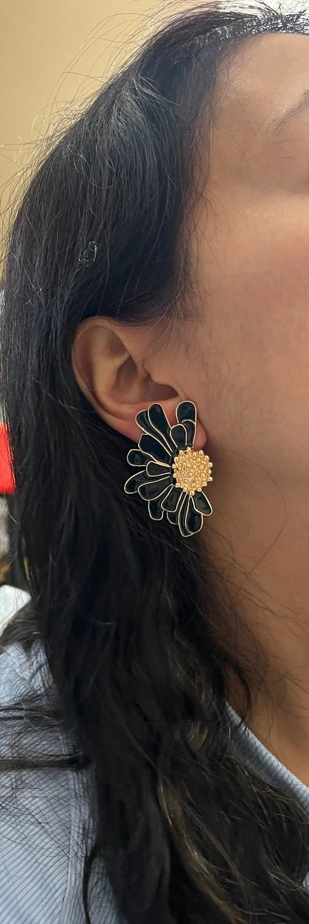 Big Black flower earrings ,black Flower stud  earring gold  black earrings , black enamel stud earrings , large black earrings