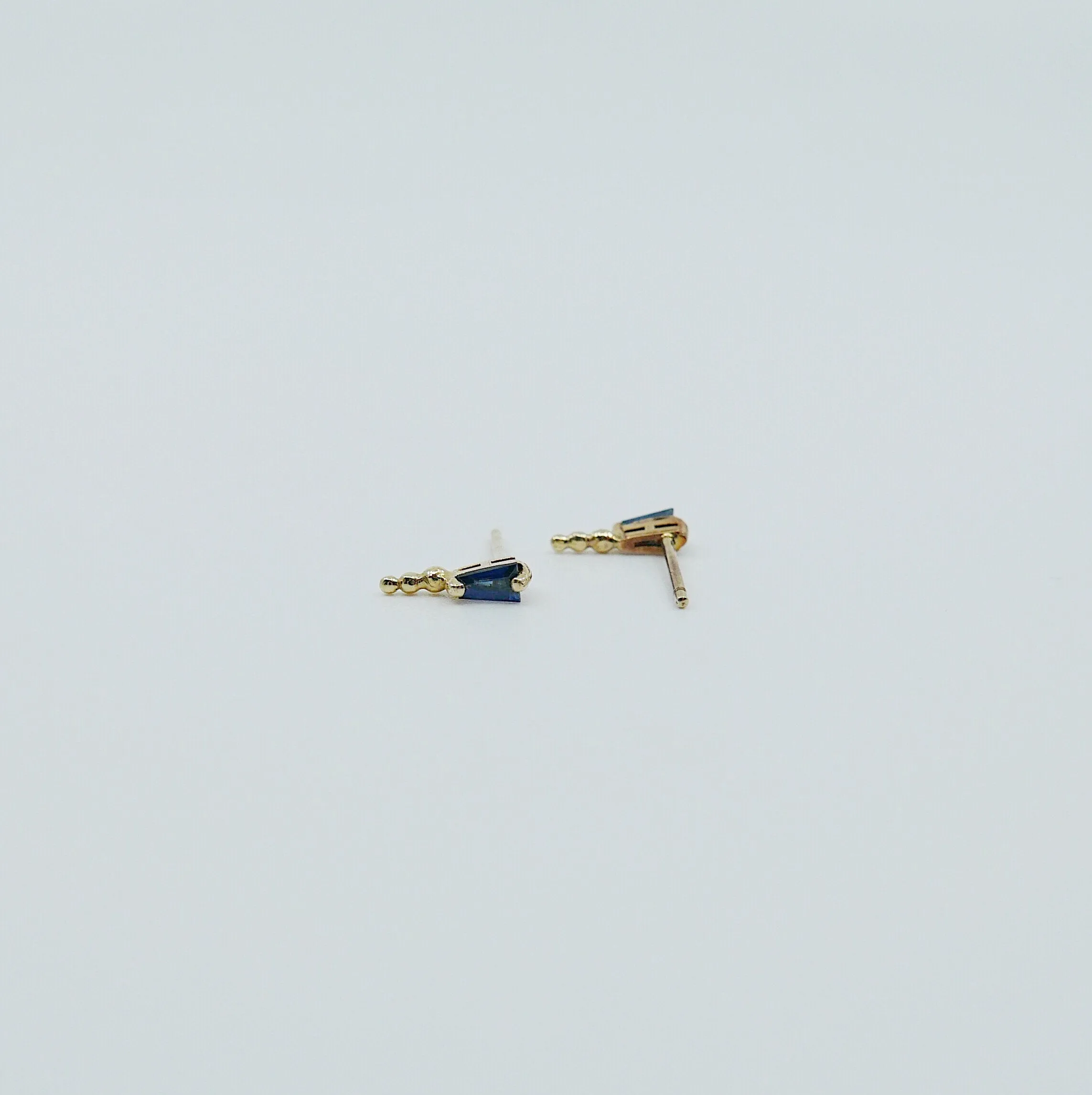 Ellipsis Tapered Baguette Stud