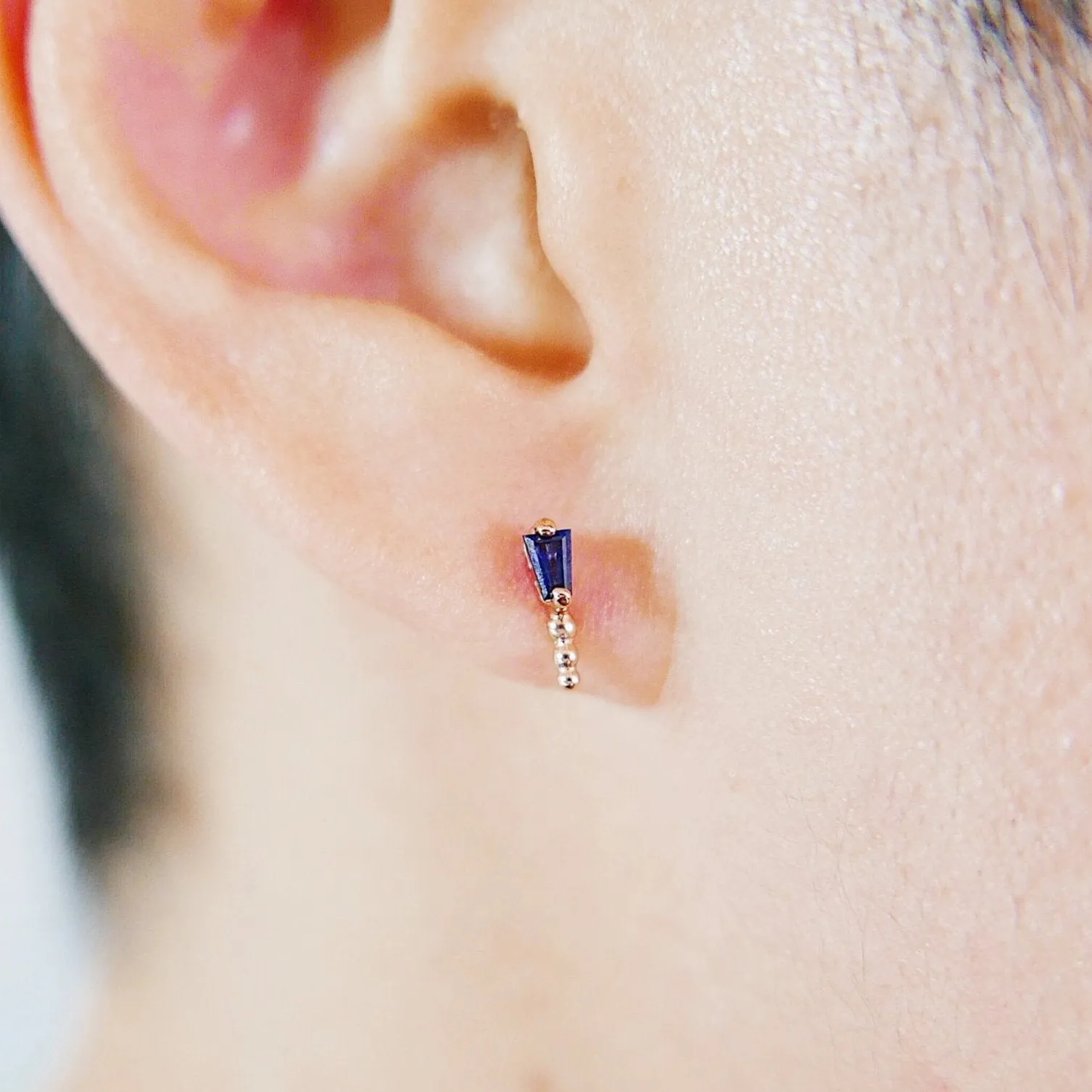 Ellipsis Tapered Baguette Stud