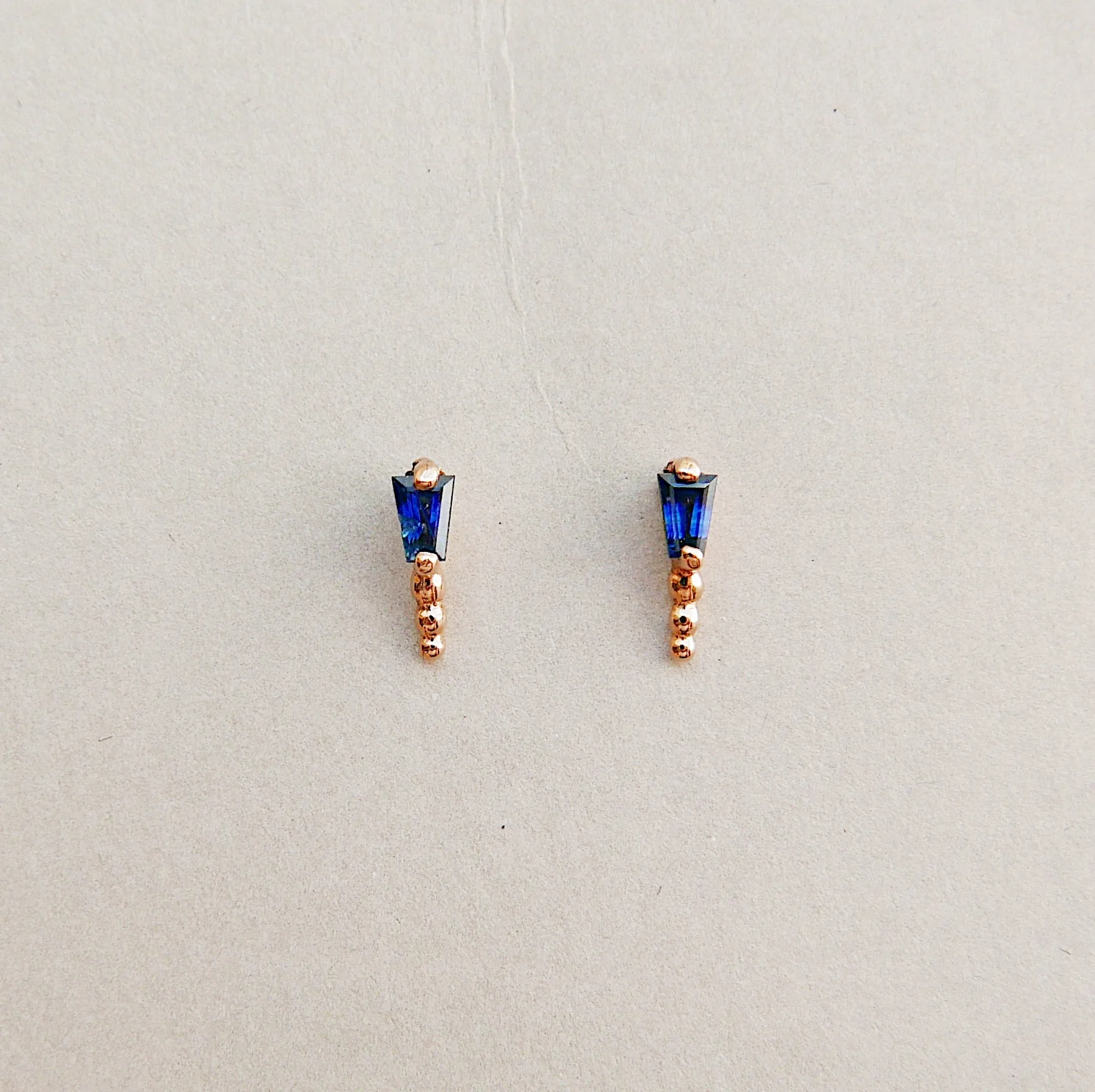 Ellipsis Tapered Baguette Stud