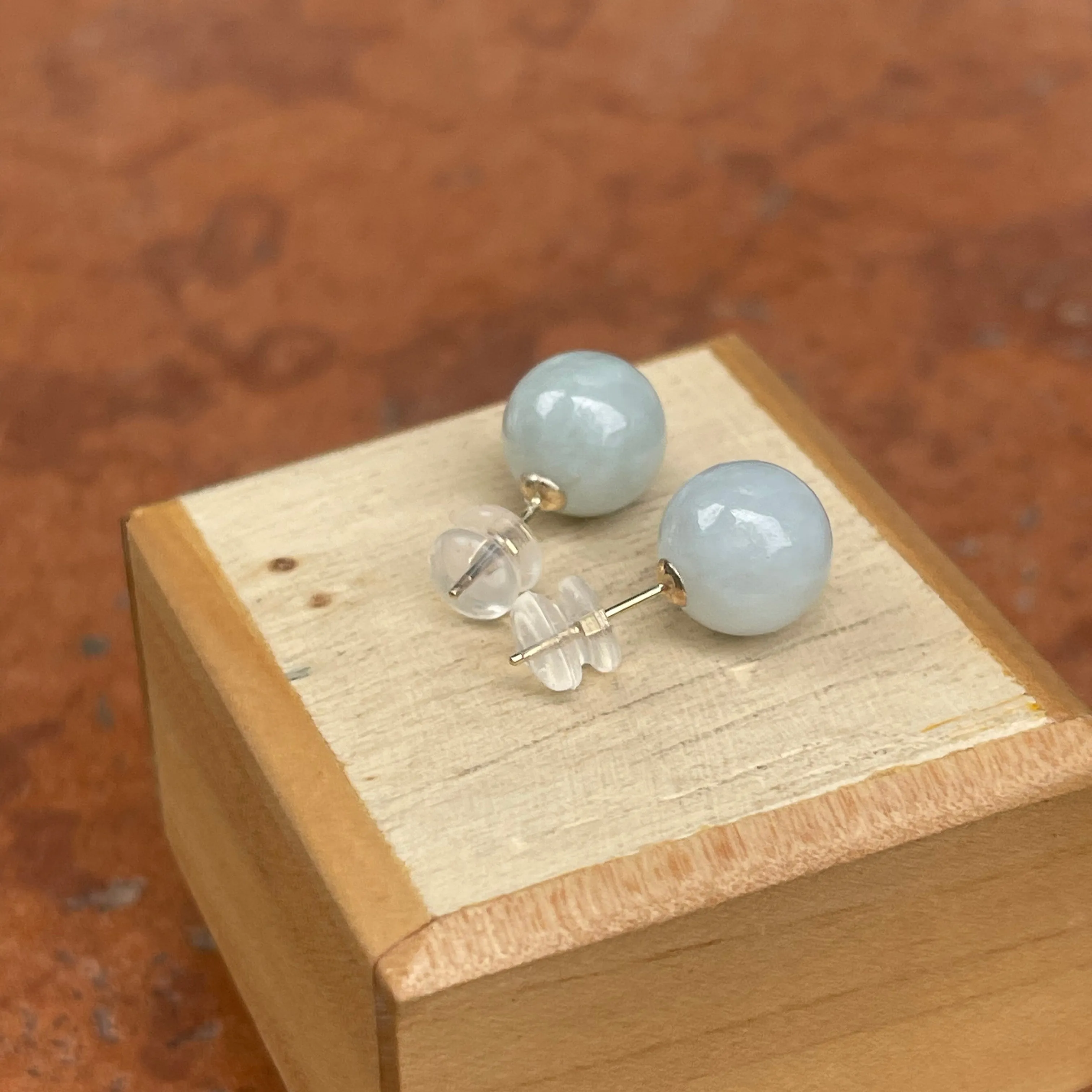 Estate 14KT Yellow Gold Light Jade Ball Post Earrings 10mm
