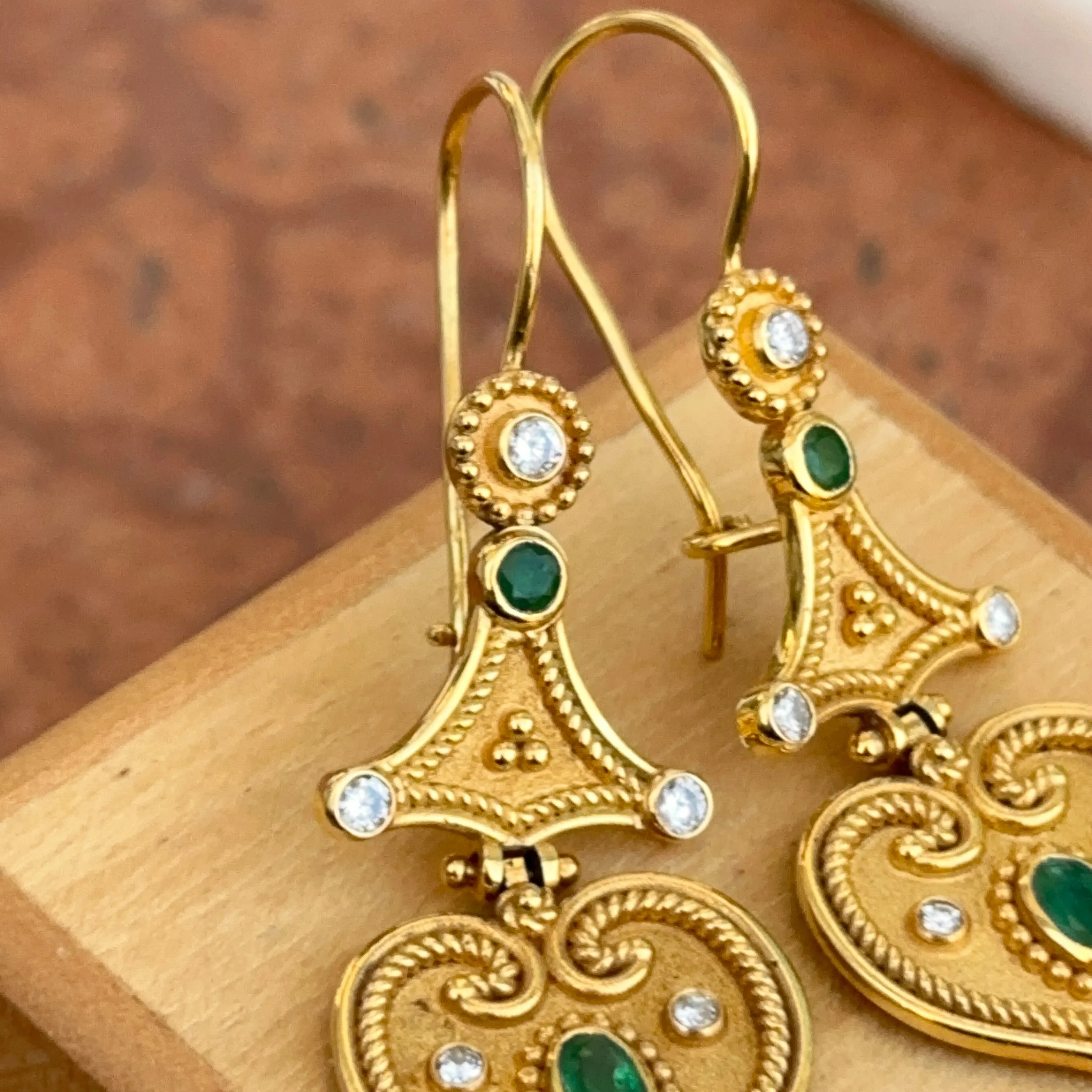 Estate 18KT Yellow Gold Byzantine Emerald   Diamond Dangle Earrings