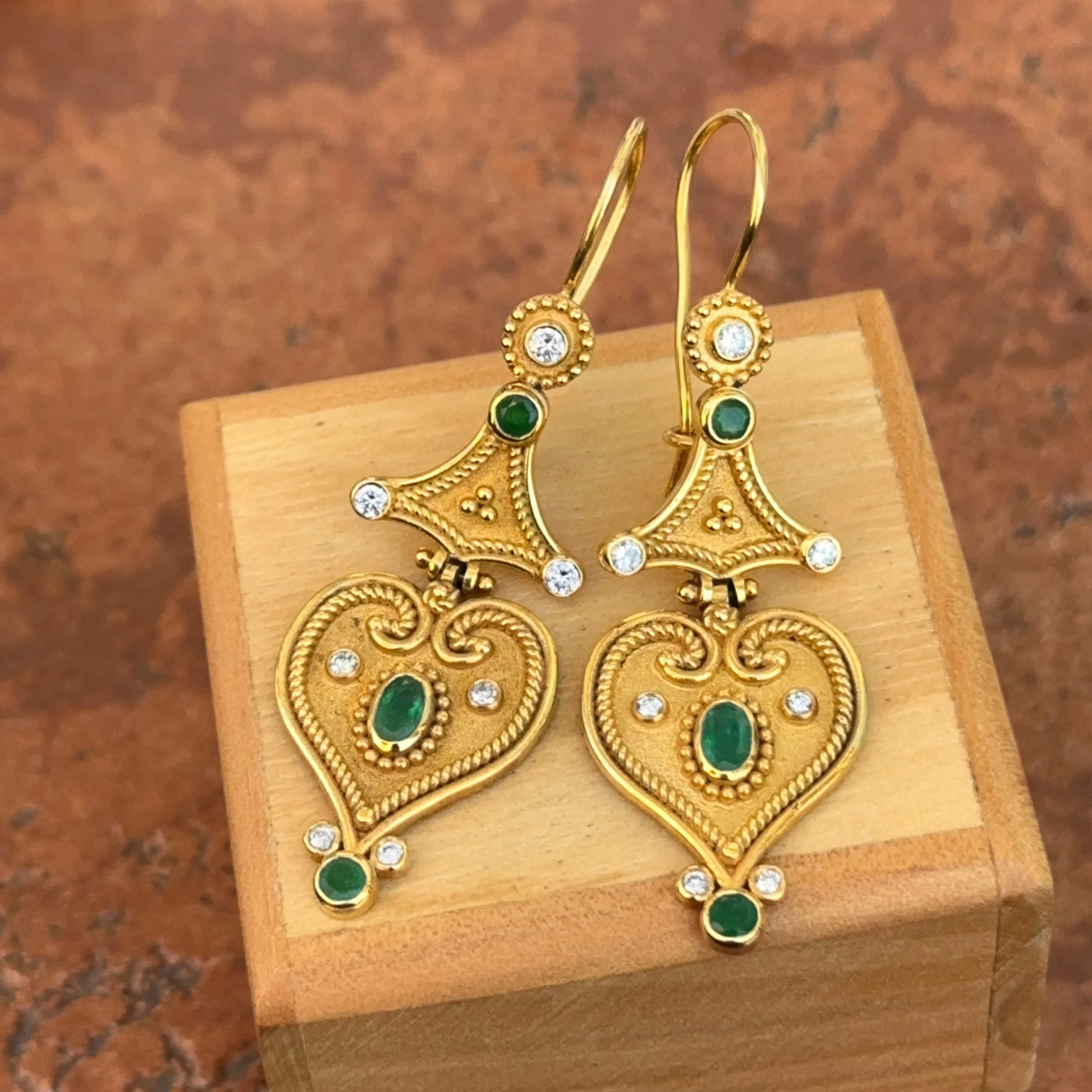 Estate 18KT Yellow Gold Byzantine Emerald   Diamond Dangle Earrings