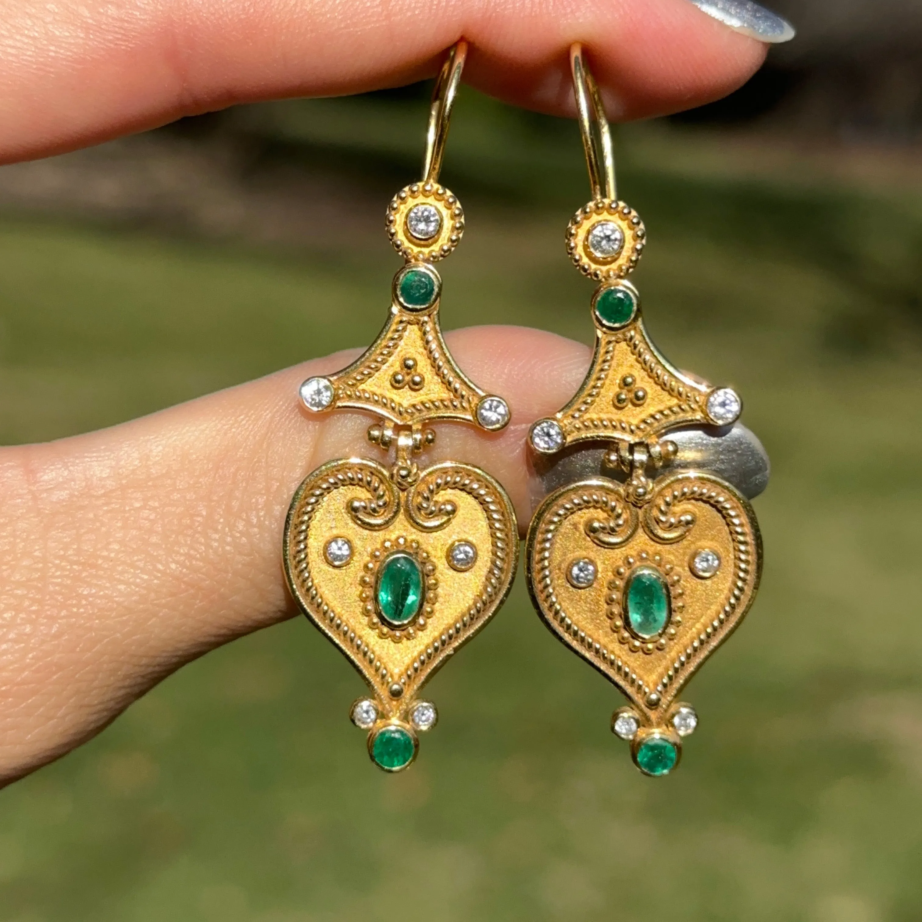 Estate 18KT Yellow Gold Byzantine Emerald   Diamond Dangle Earrings