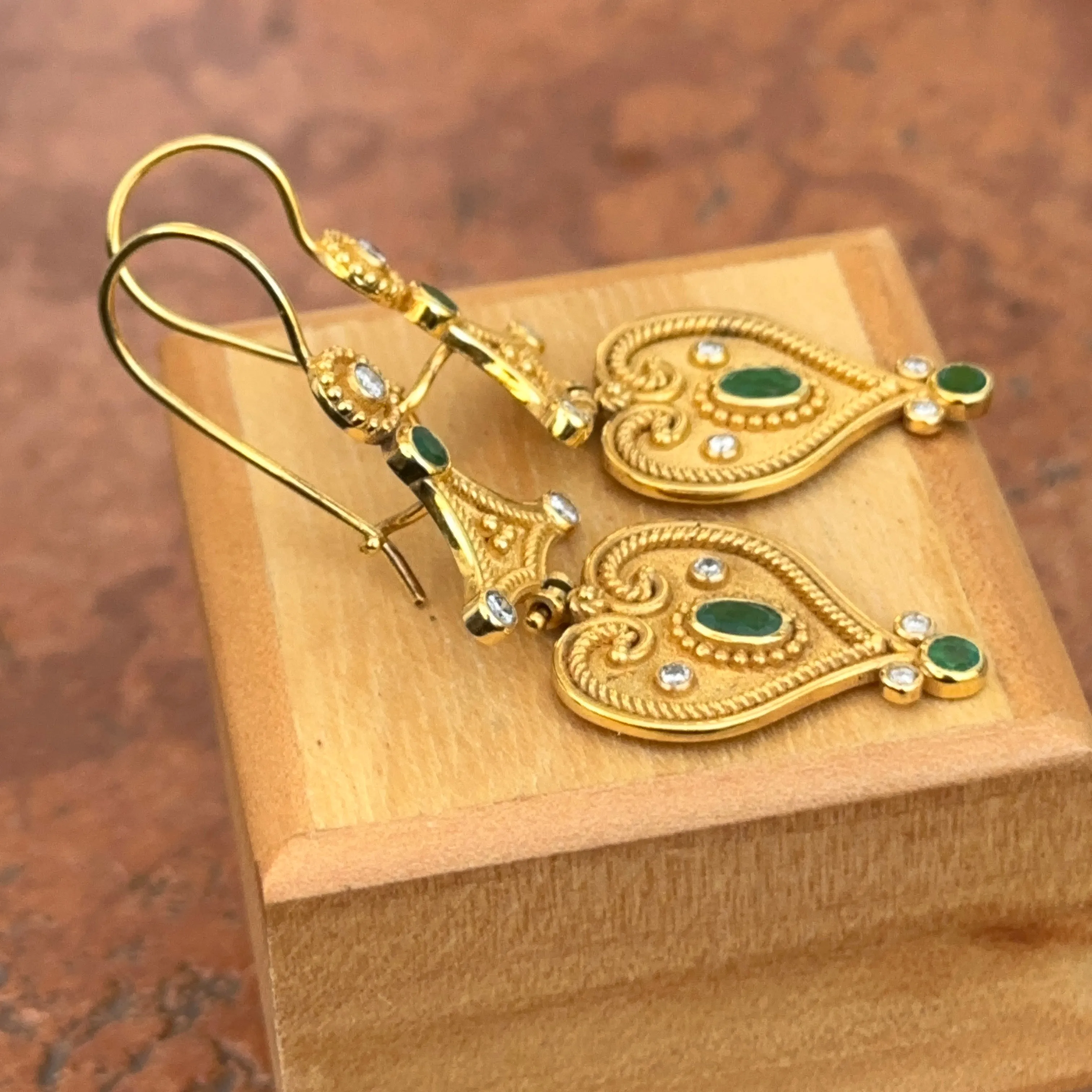 Estate 18KT Yellow Gold Byzantine Emerald   Diamond Dangle Earrings