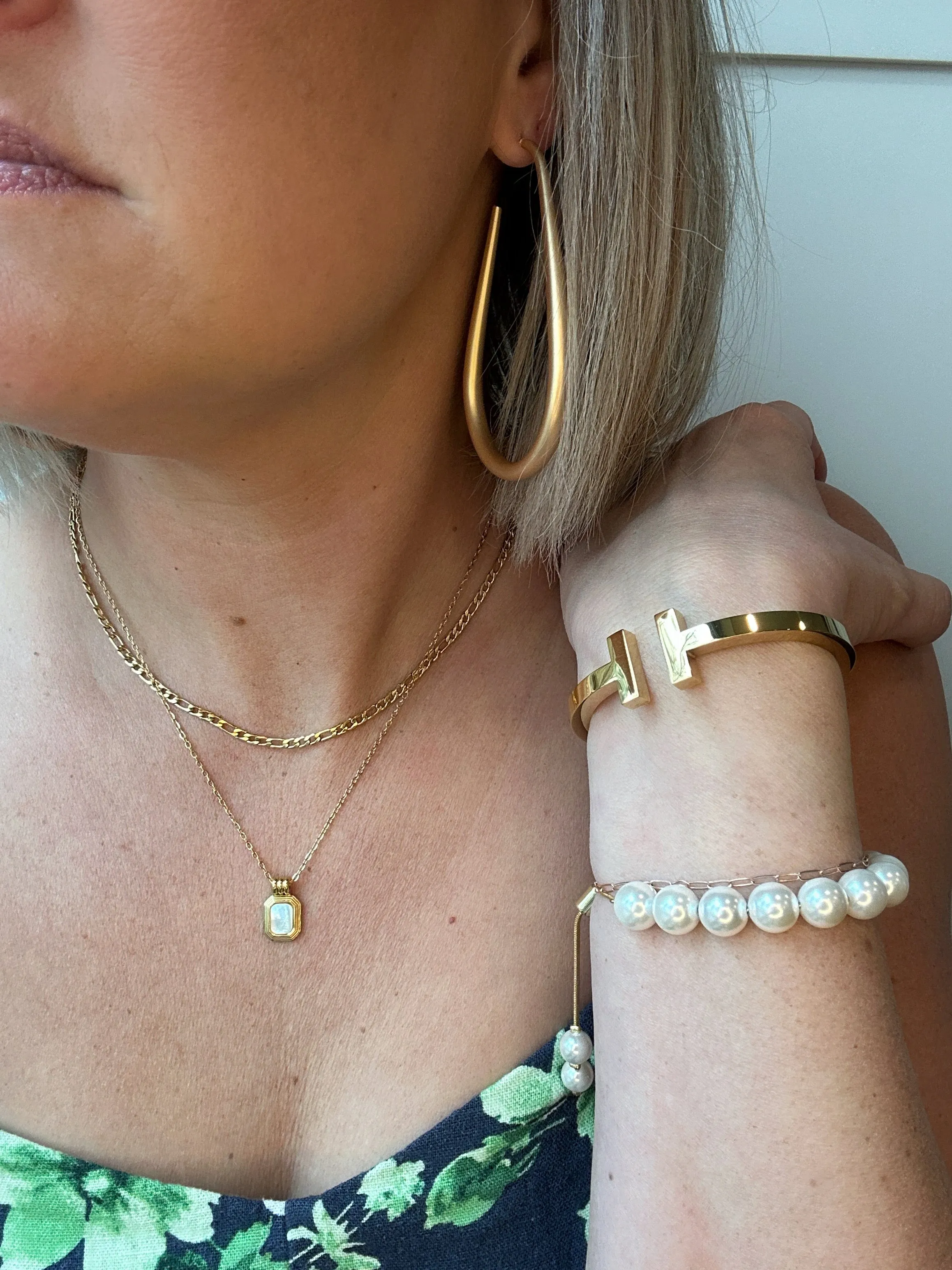 Harlow Gold Matte Hoop