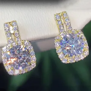 Huitan Fashion Silver Color CZ Stud Earrings for Women Bling Bling AAA White Cubic Zirconia Statement Earrings Hot Sale Jewelry