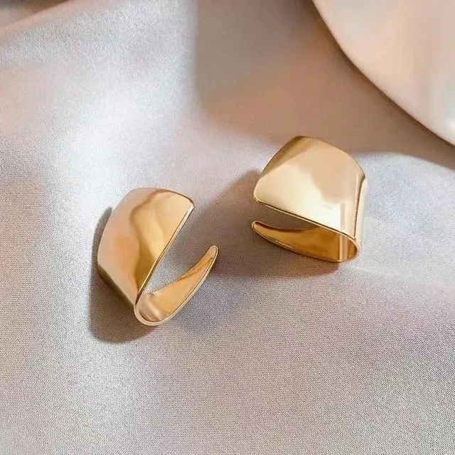 Irregular Geometric Metal Asymmetric Stud Earrings 2021 New Simple Retro Fashion Joker Earrings Women Jewelry, Gift Accessories
