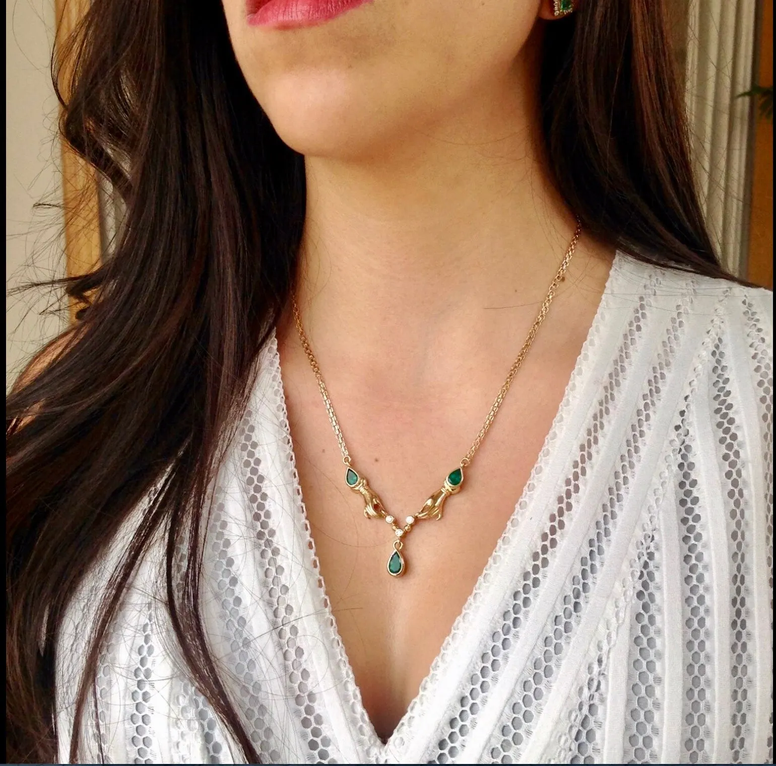 Lady Hands Emerald and Diamond Necklace 18K Gold