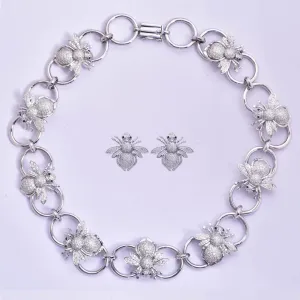 NECKLACE AND EARRINGS SET WITH BEES WITH DIAMOND AND BLUE SAPPHIRE IN 18K WHITE GOLD