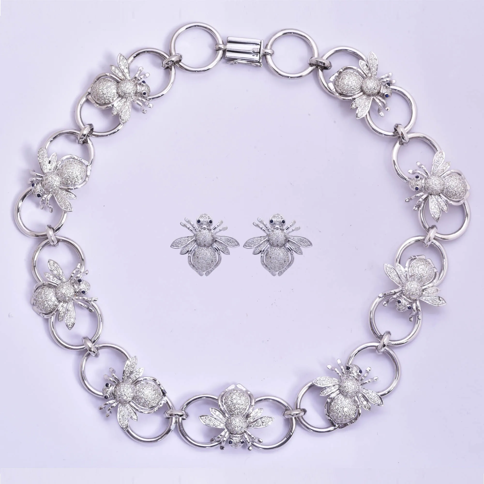 NECKLACE AND EARRINGS SET WITH BEES WITH DIAMOND AND BLUE SAPPHIRE IN 18K WHITE GOLD