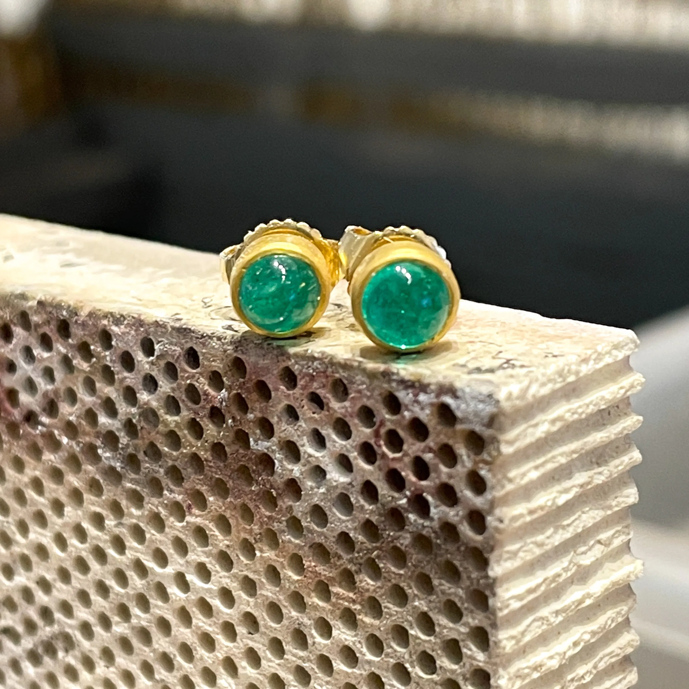Sedona Cabochon Emerald Studs in 20K Peach Gold - 4mm