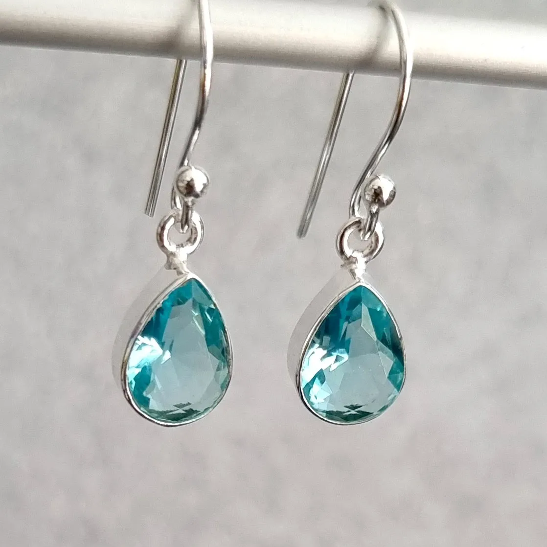 Small Teardrop Blue Topaz Earrings in 925 Sterling Silver, E5BT