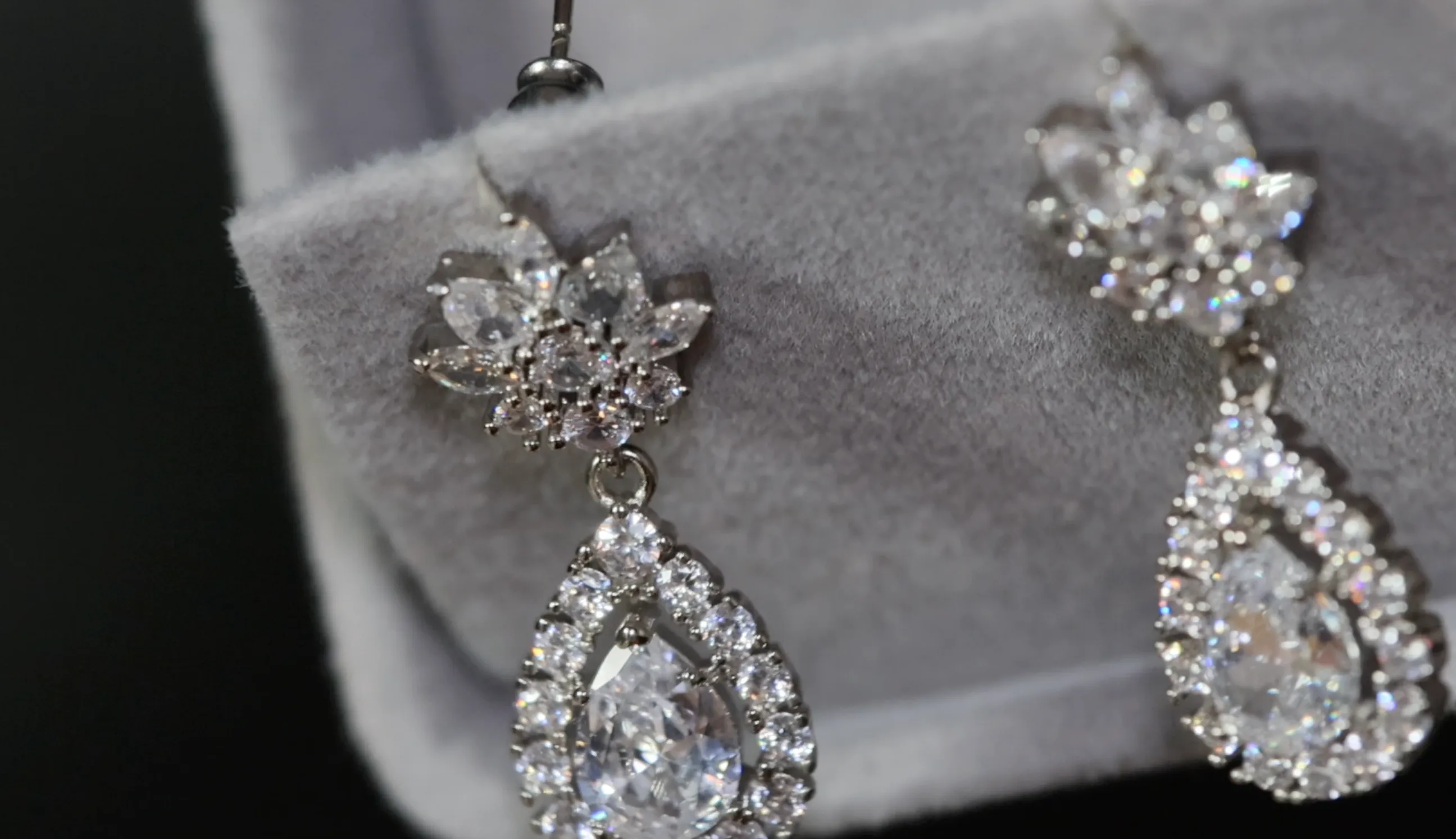 Teardrop Earrings | Diamond Earrings | Diamond Earrings | Tear drop Earrings | Womens Diamond Earrings | Earrings | Pear Shape Earrings