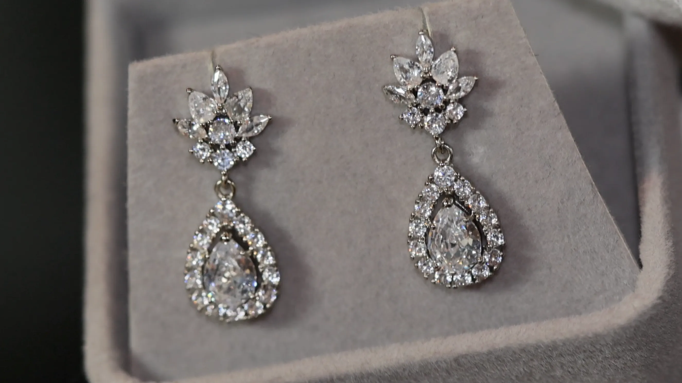 Teardrop Earrings | Diamond Earrings | Diamond Earrings | Tear drop Earrings | Womens Diamond Earrings | Earrings | Pear Shape Earrings